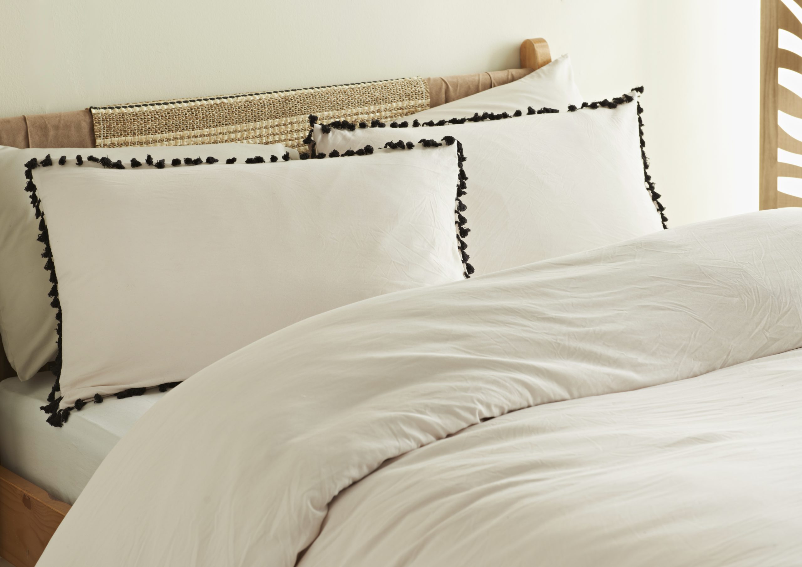 Cosmo Living by Cosmopolitan Tassel Duvet Set & Geometric Throw and Cushion Bundle - Image 2