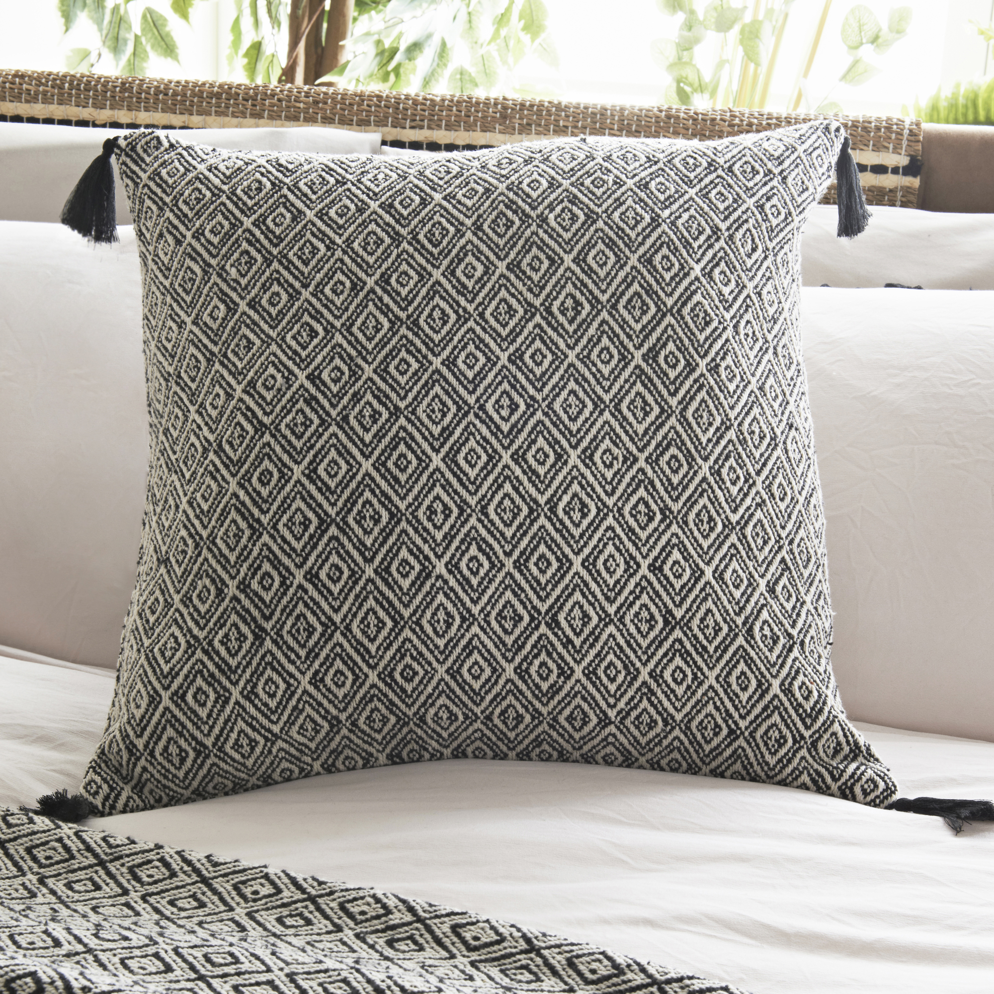 Cosmo Living by Cosmopolitan Tassel Duvet Set & Geometric Throw and Cushion Bundle - Image 4